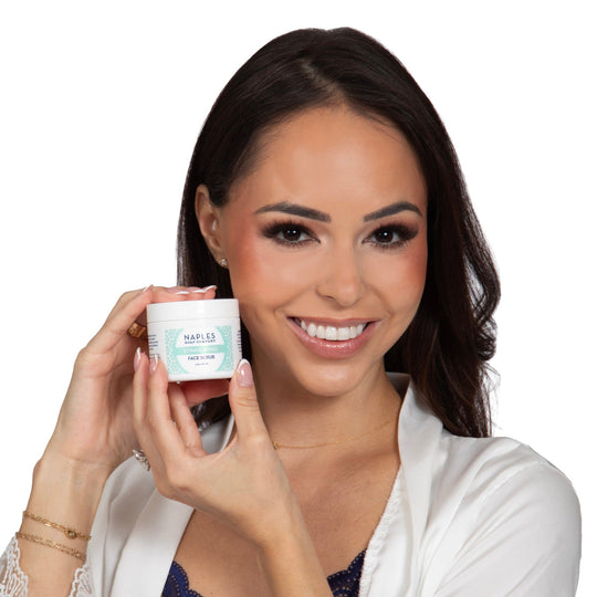 Stimulating Face Scrub with Model